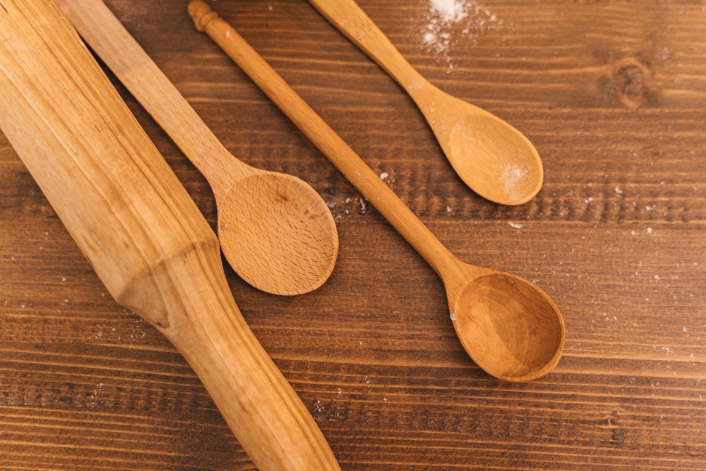 Wooden spoons and other kitchen utensils